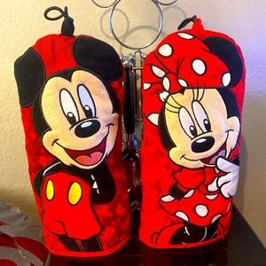Mickey & Minnie oven gloves